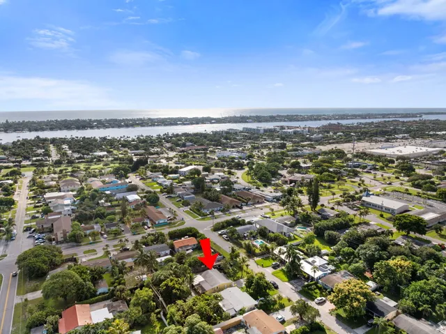 $609,999 | 607 West Perry Street, Lantana, FL 33462