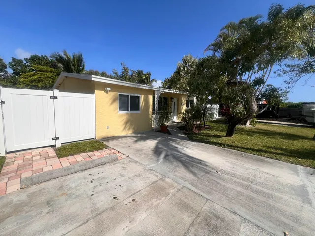 $609,999 | 607 West Perry Street, Lantana, FL 33462