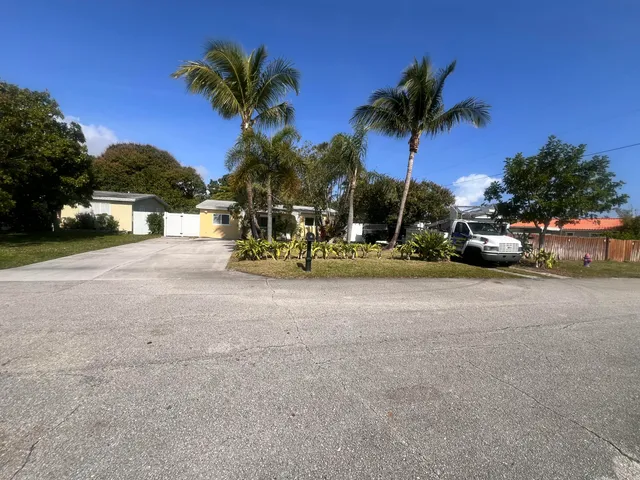 $609,999 | 607 West Perry Street, Lantana, FL 33462