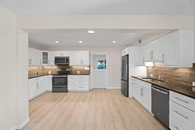 $609,999 | 607 West Perry Street, Lantana, FL 33462