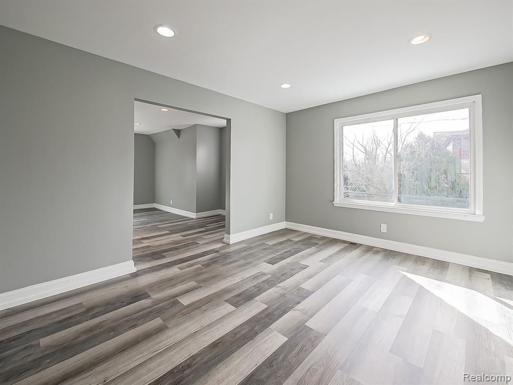13 Mohawk Road Pontiac, MI 48341 - Photo 4 of 24