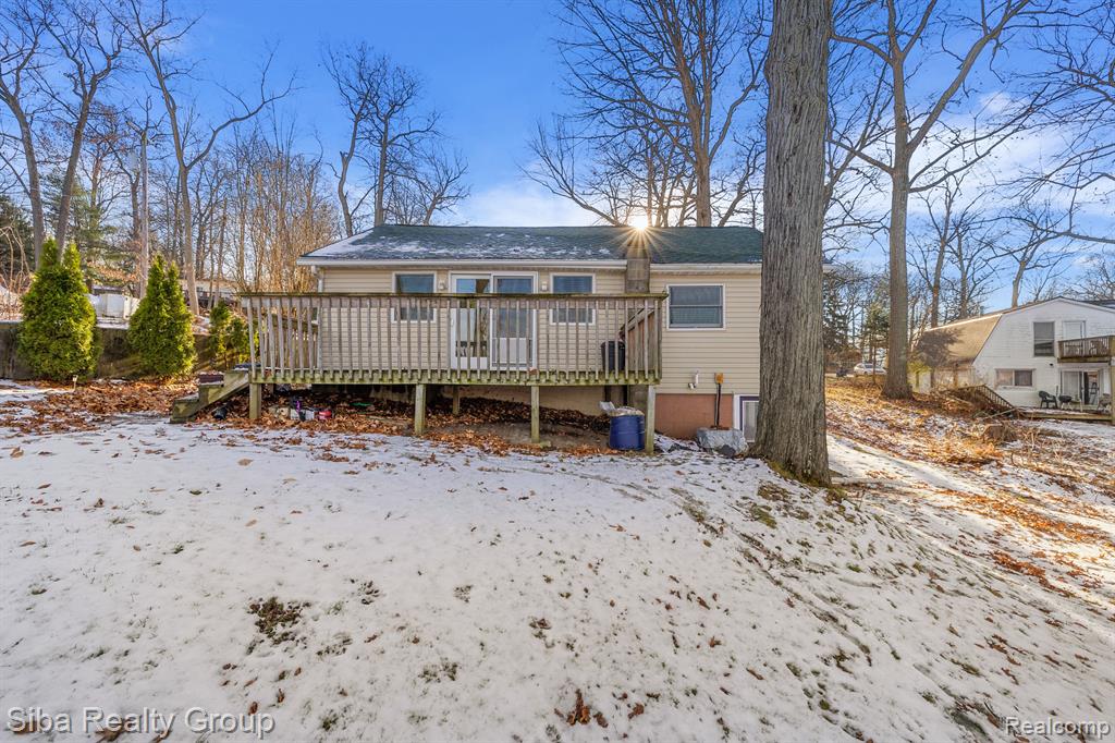 5271 Wayne Road White Lake, MI 48383 - Photo 7 of 44