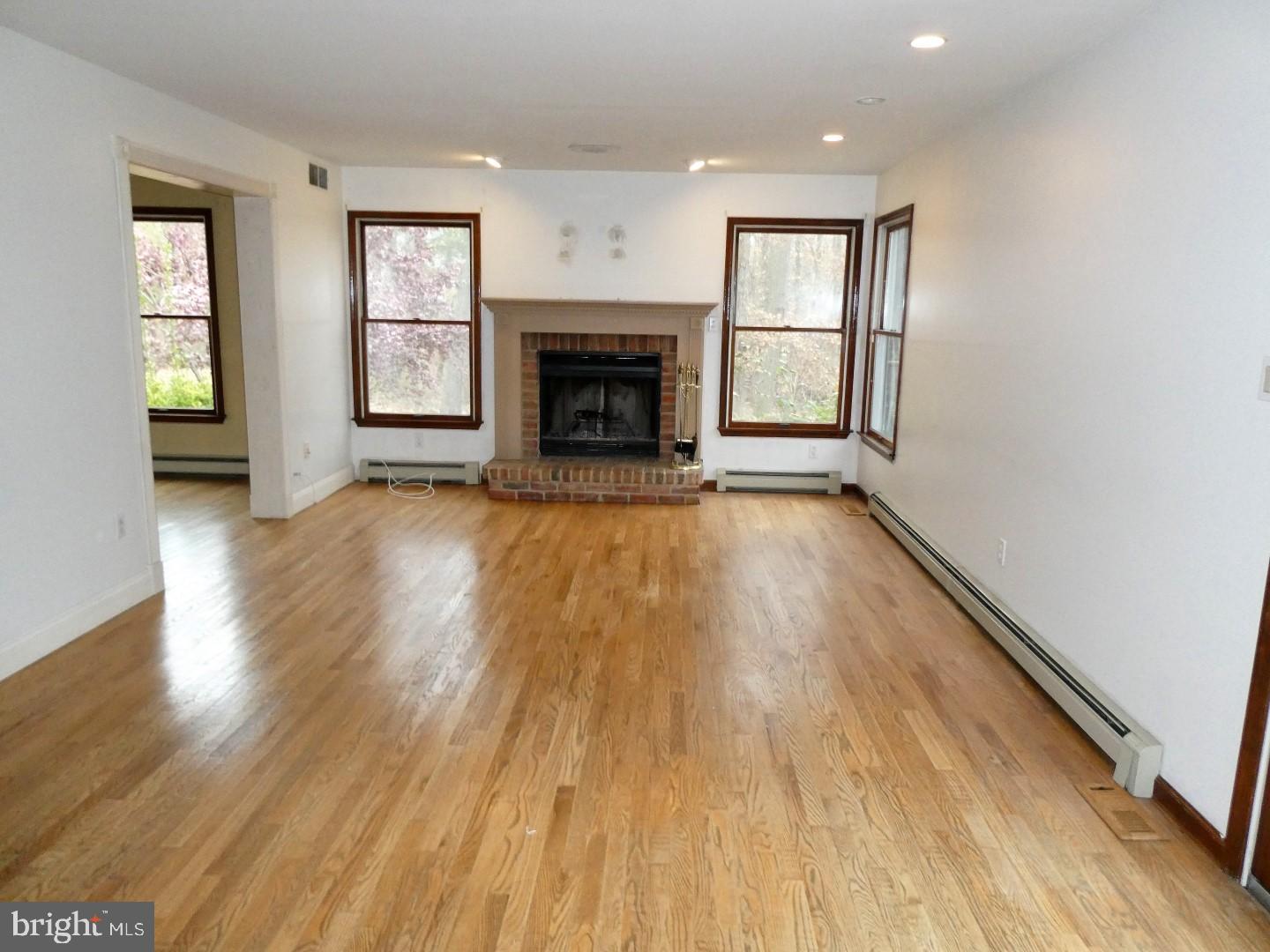 25 Nottingham Drive Sicklerville, NJ 08081 - Photo 4 of 30