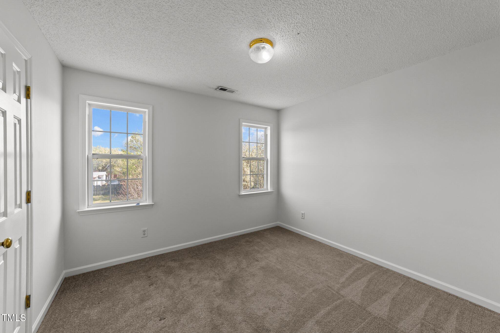 4945 Saulsridge Road Raleigh, NC 27603 - Photo 10 of 22 40-web-or-mls-VB4A5676