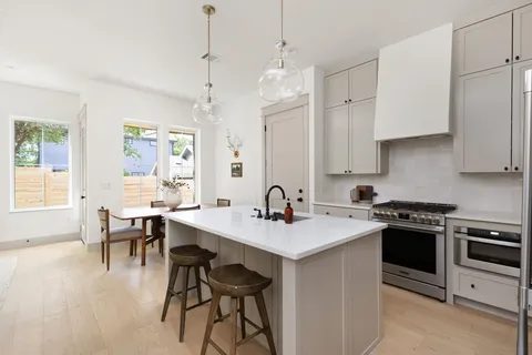 $899,950 | 2503 East 18th Street, Austin, TX 78702