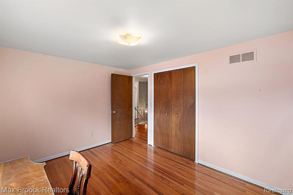 5329 Watergate Road West Bloomfield, MI 48323 - Photo 22 of 28 Gallery Image 22