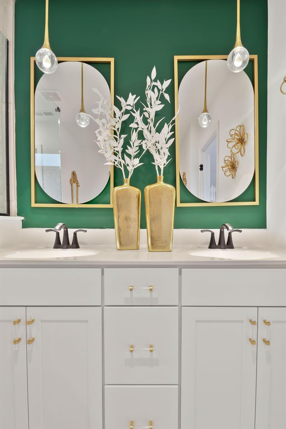 5635 Burr Rdg Circle Crown Point, IN 46307 - Photo 15 of 19 a bathroom with a sink and mirror