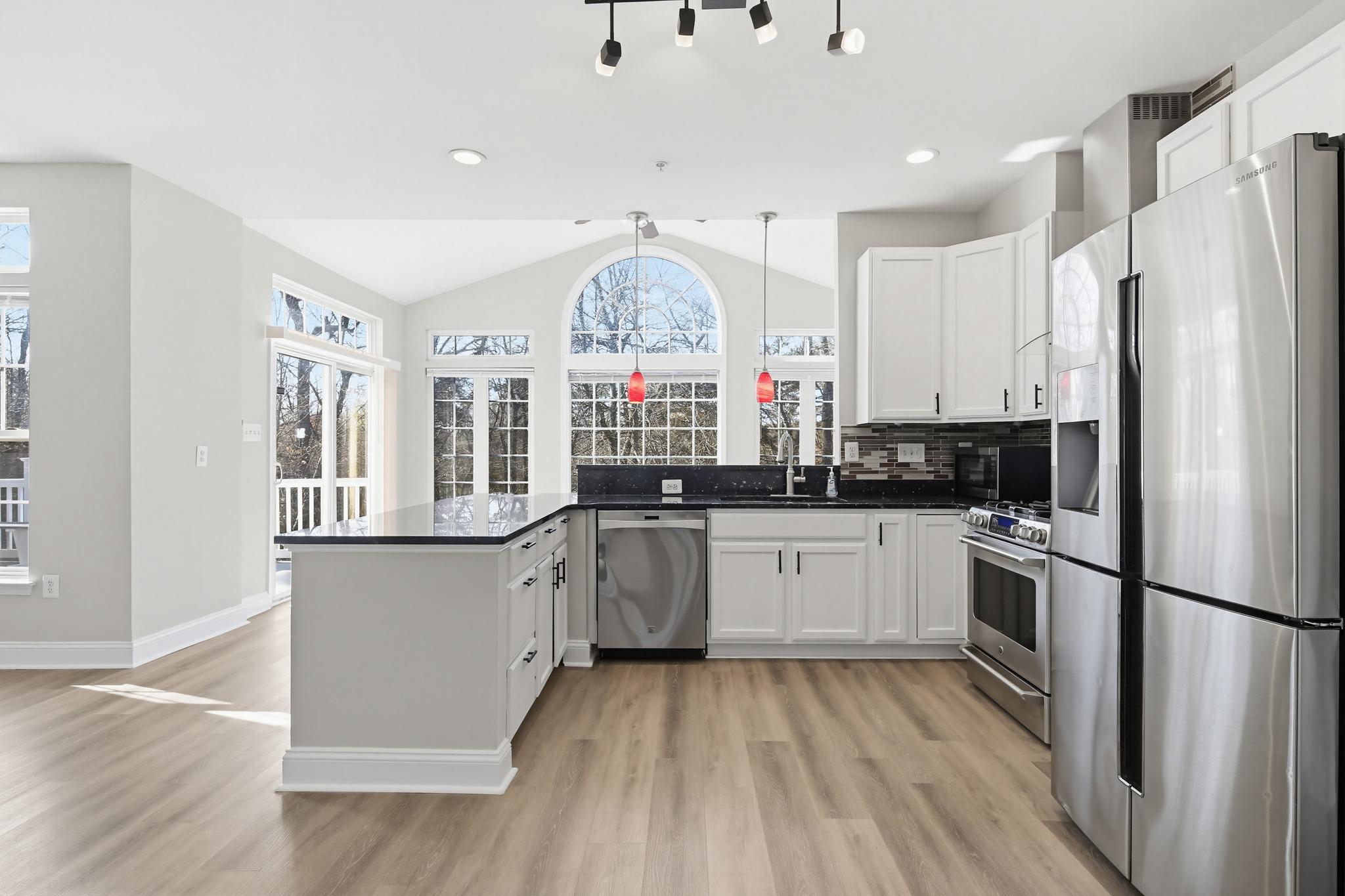 14603 Farnham Lane Laurel, MD 20707 - Photo 14 of 51 Stainless steel appliances in kitchen