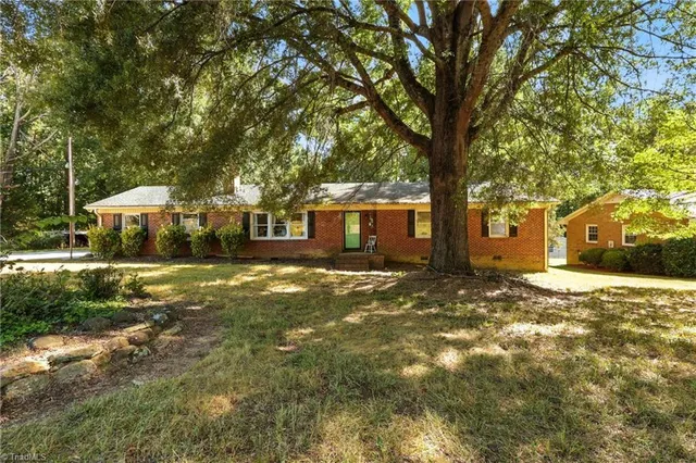 $289,000 | 2311 Bonnie Lane, Summerfield, NC 27358