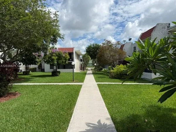 $1,650 | 8701 Southwest 141st Street, Unit E6, Palmetto Bay, FL 33176