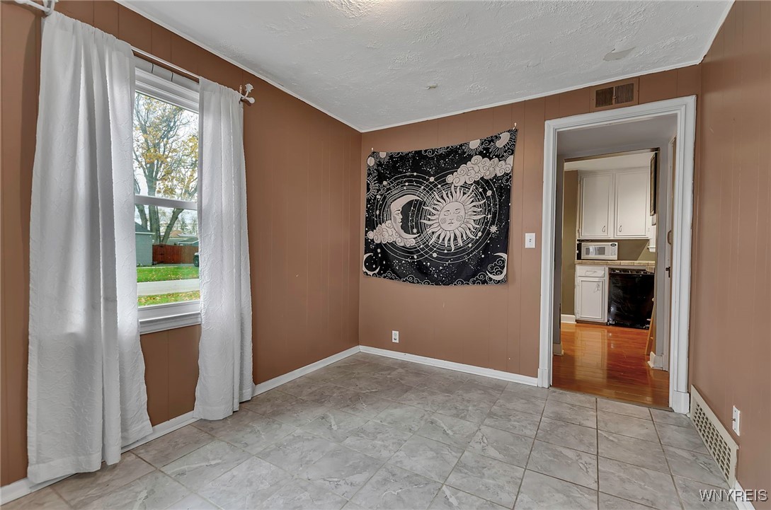 95 Koenig Road Tonawanda Town, NY 14150 - Photo 11 of 27