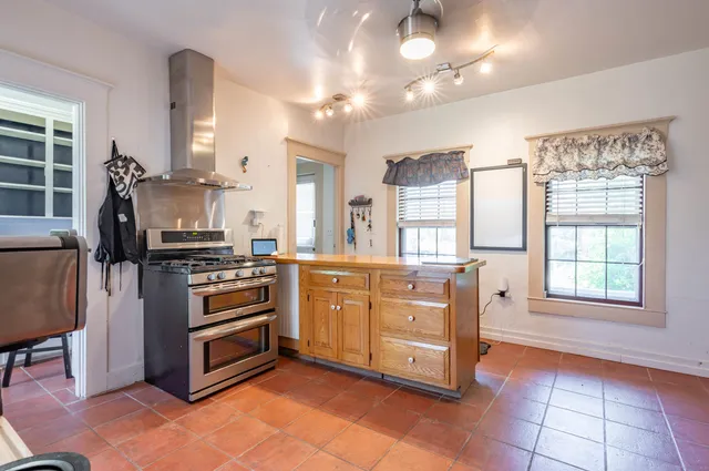 $480,000 | 118 Walnut Street, Manchester, NH 03104