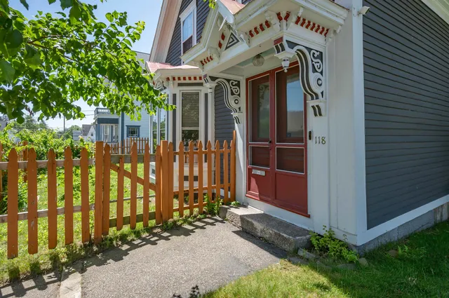 $480,000 | 118 Walnut Street, Manchester, NH 03104