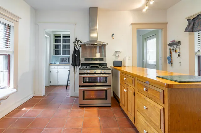 $480,000 | 118 Walnut Street, Manchester, NH 03104