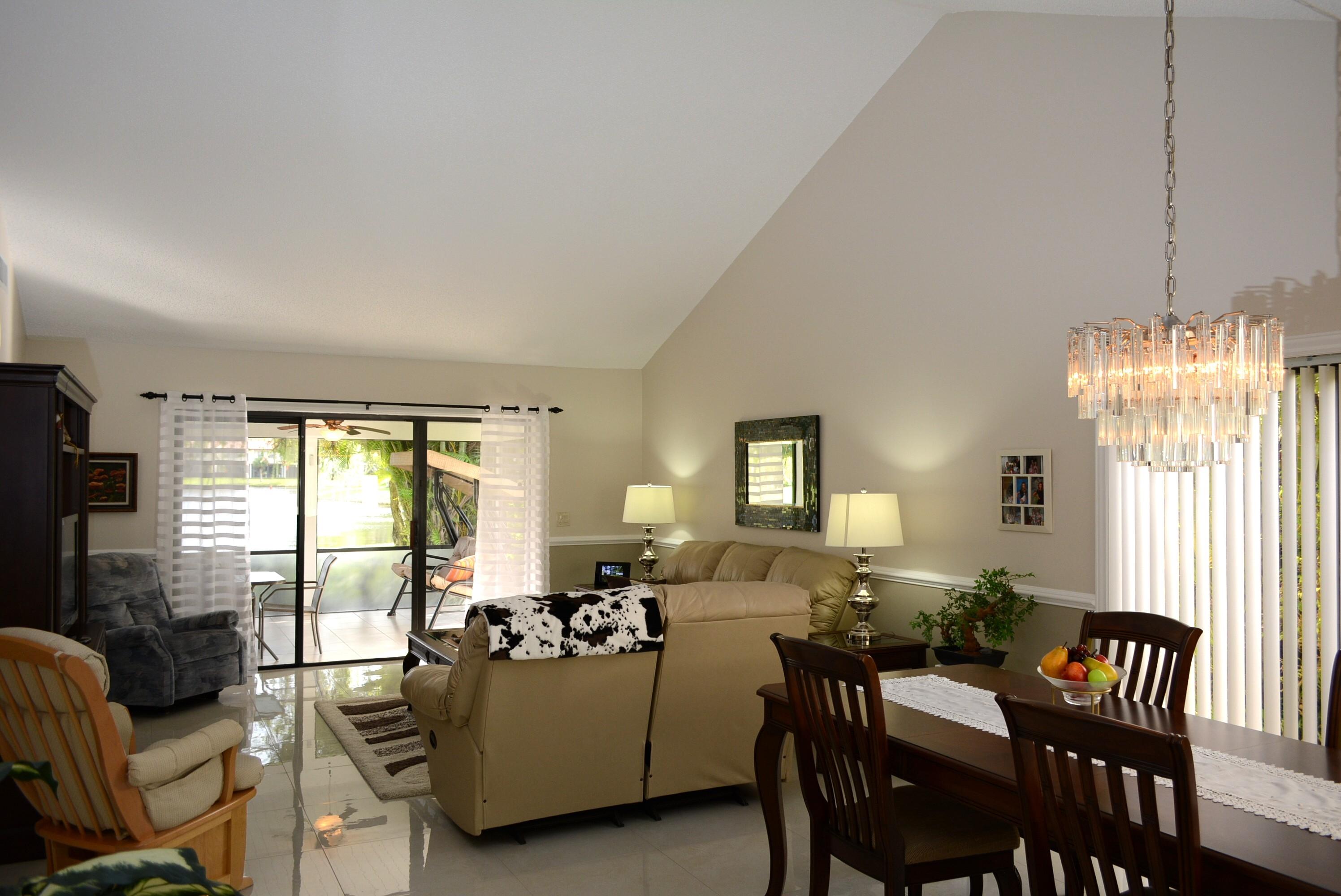 21945 Arriba Real, Unit 21B Boca Raton, FL 33433 - Photo 11 of 30 Living Room