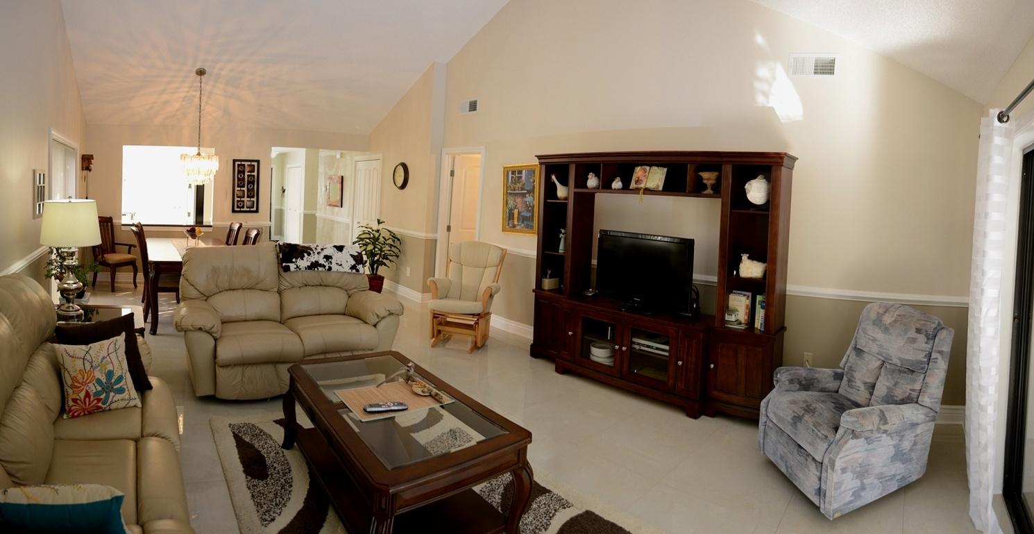 21945 Arriba Real, Unit 21B Boca Raton, FL 33433 - Photo 12 of 30 Living Room to Entry