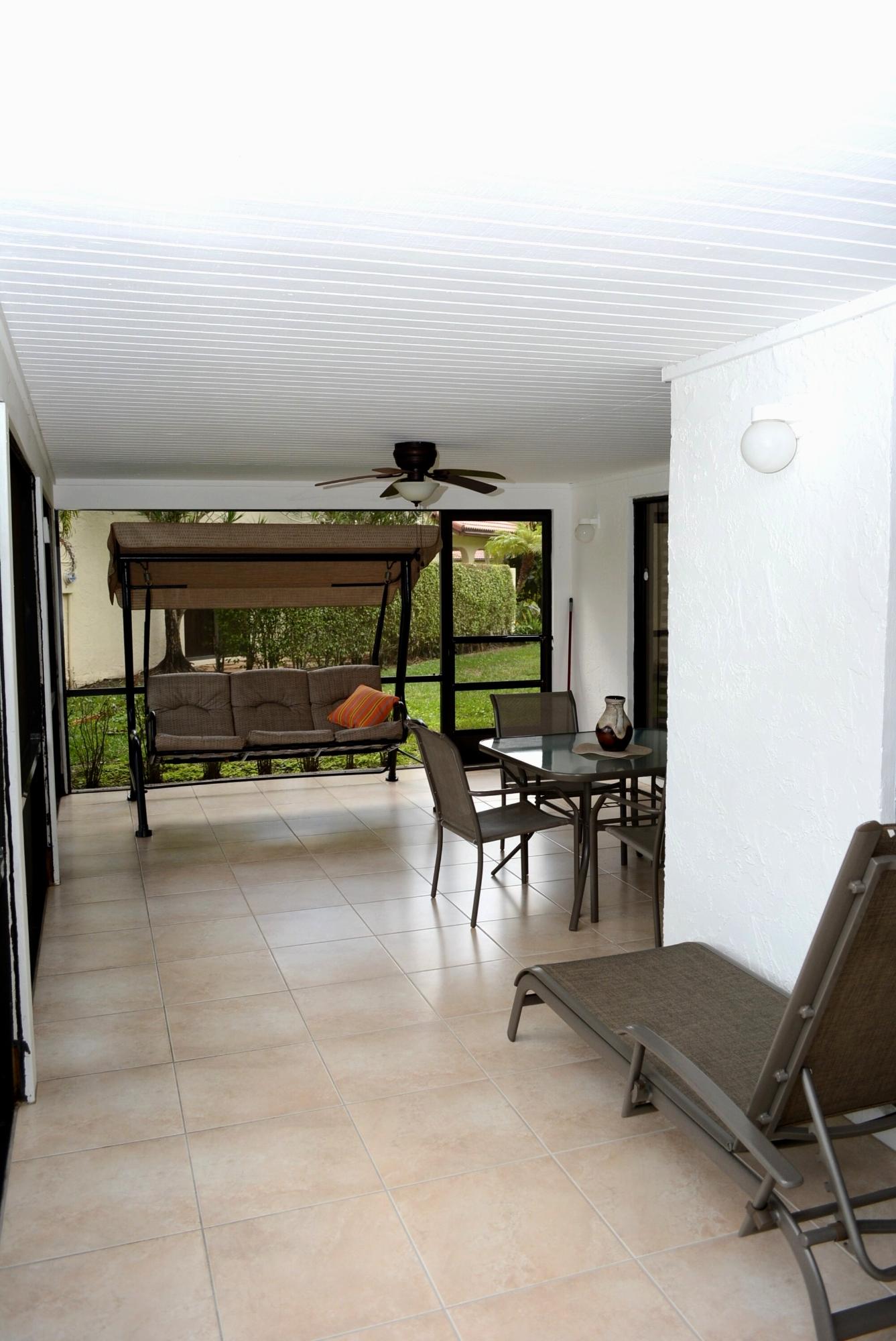 21945 Arriba Real, Unit 21B Boca Raton, FL 33433 - Photo 25 of 30 Porch