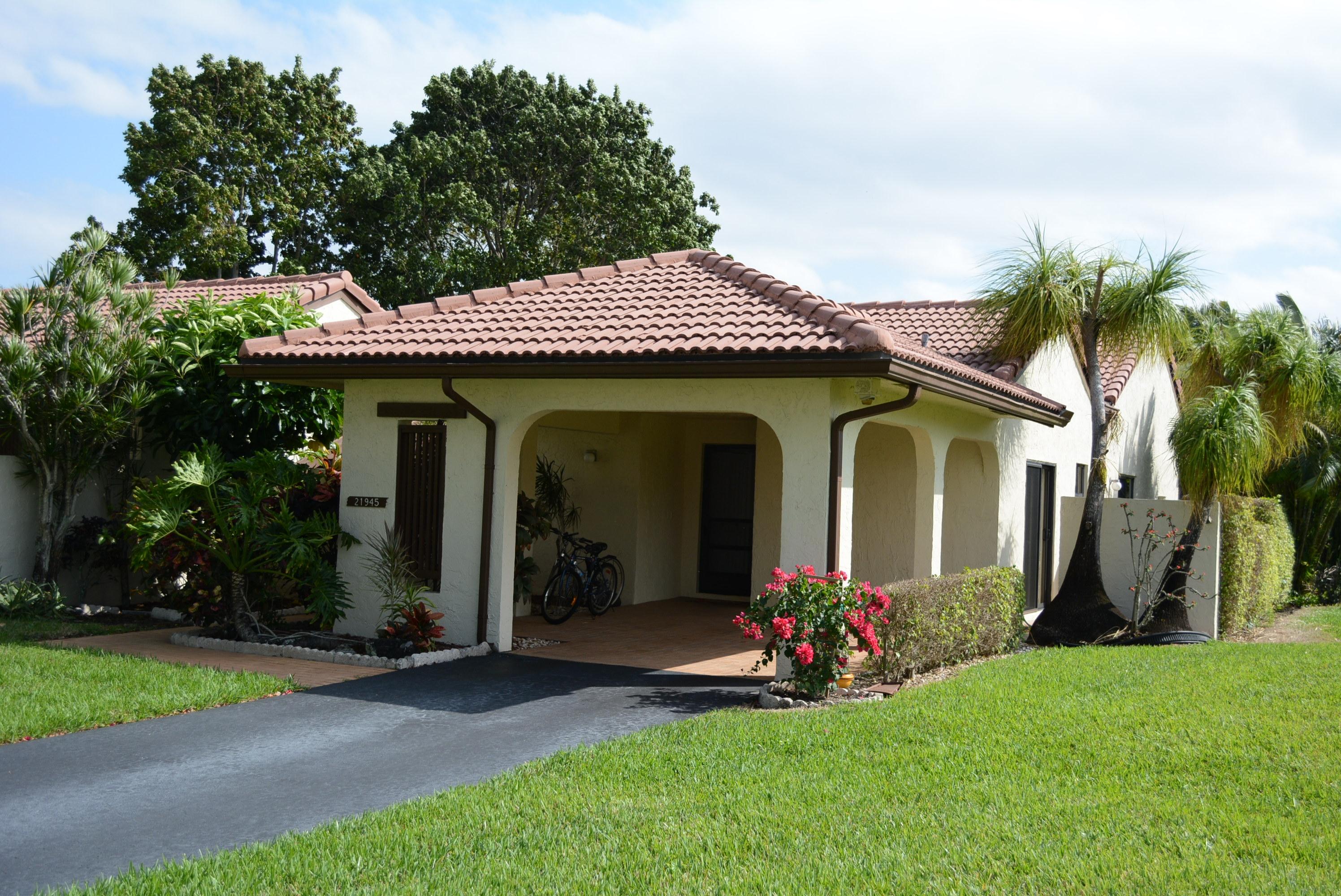 21945 Arriba Real, Unit 21B Boca Raton, FL 33433 - Photo 26 of 30 Exterior Front
