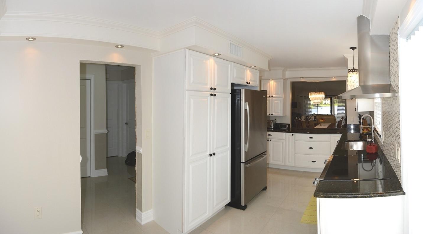 21945 Arriba Real, Unit 21B Boca Raton, FL 33433 - Photo 5 of 30 Kitchen