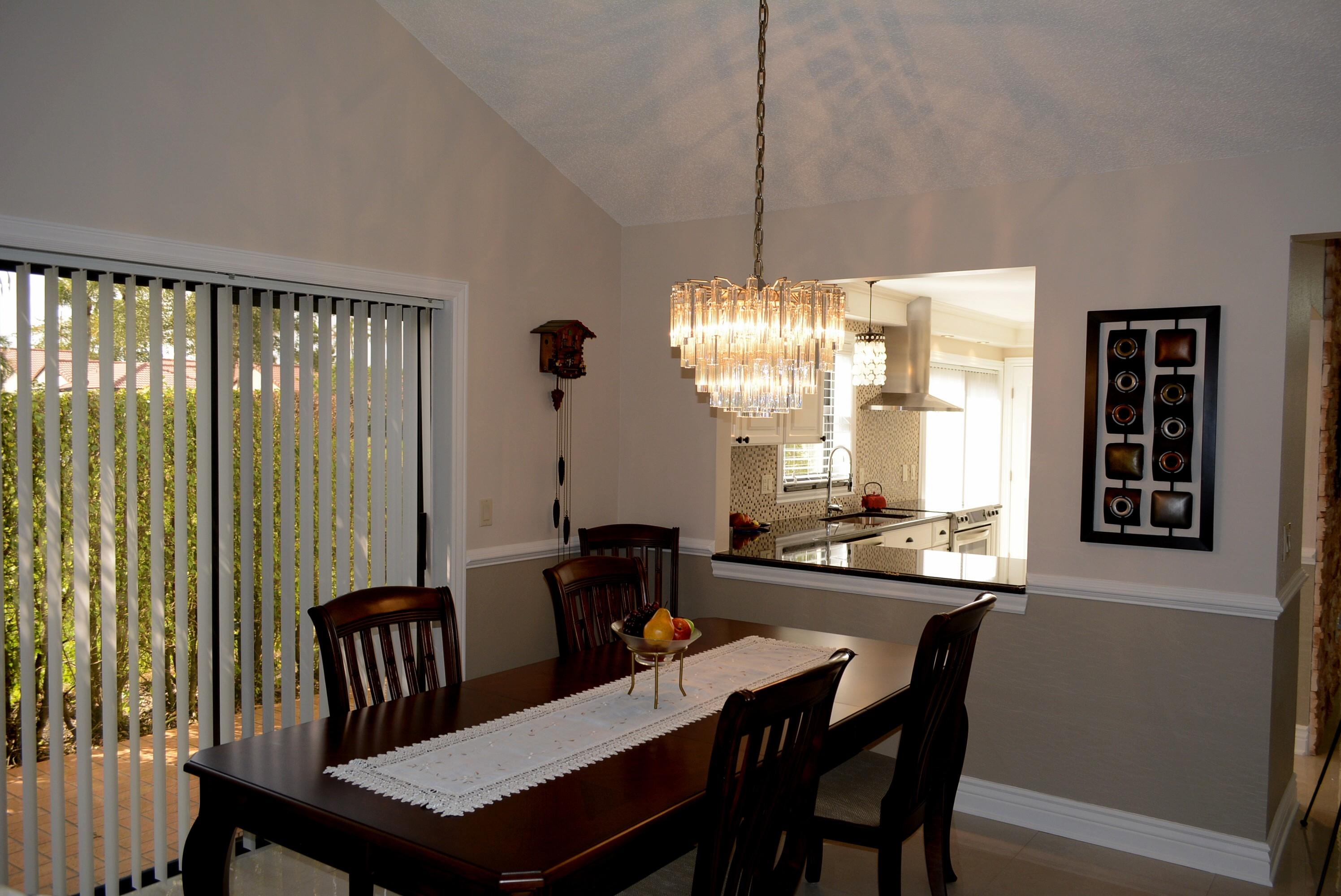 21945 Arriba Real, Unit 21B Boca Raton, FL 33433 - Photo 7 of 30 Dining Area