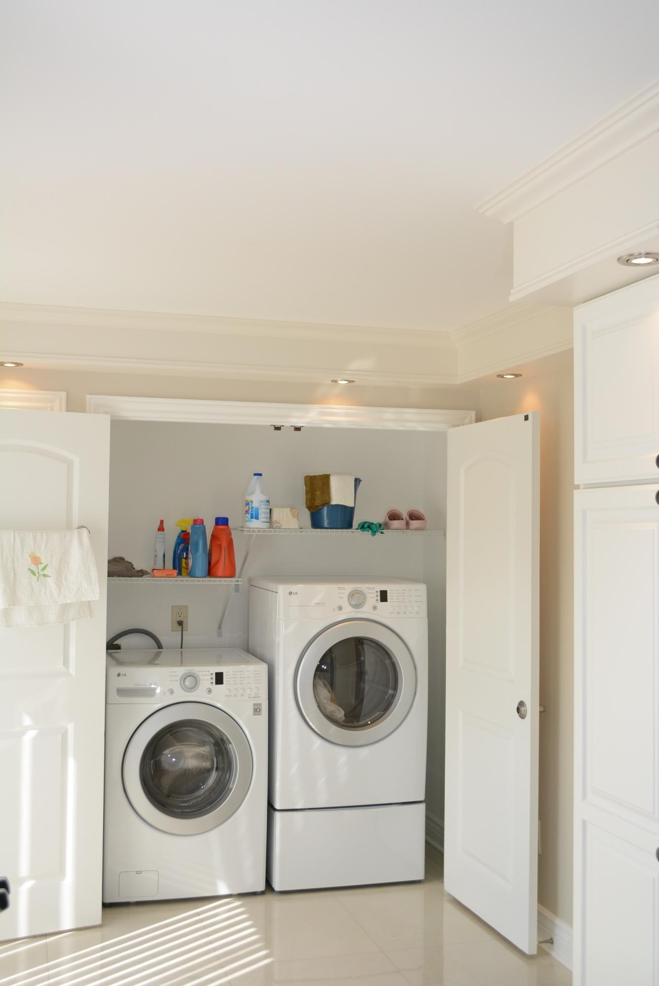 21945 Arriba Real, Unit 21B Boca Raton, FL 33433 - Photo 9 of 30 Laundry