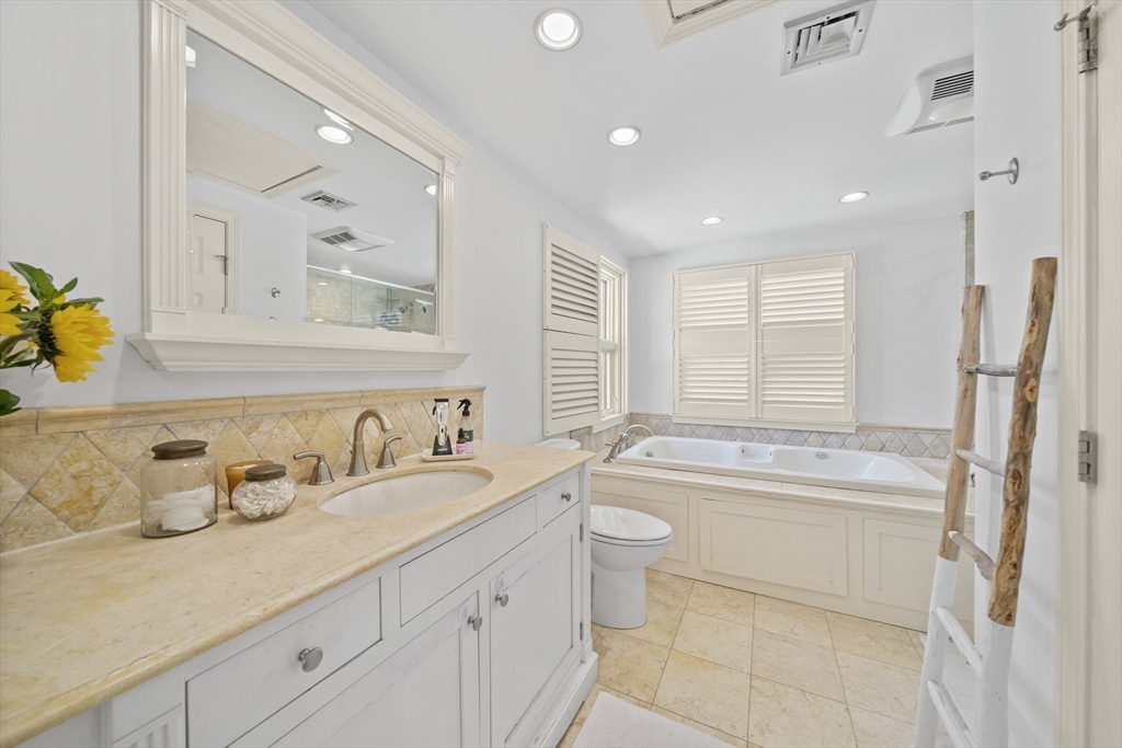 9 Locust Road Cohasset, MA 02025 - Photo 25 of 37 Gallery Image 25
