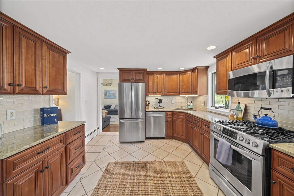 9 Locust Road Cohasset, MA 02025 - Photo 5 of 37 Gallery Image 5