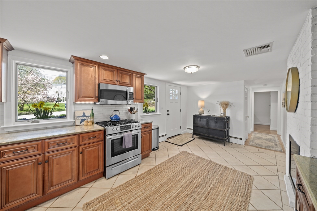 9 Locust Road Cohasset, MA 02025 - Photo 7 of 37 Gallery Image 7