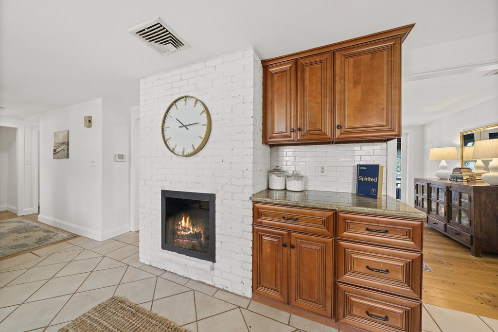 9 Locust Road Cohasset, MA 02025 - Photo 8 of 37 Gallery Image 8