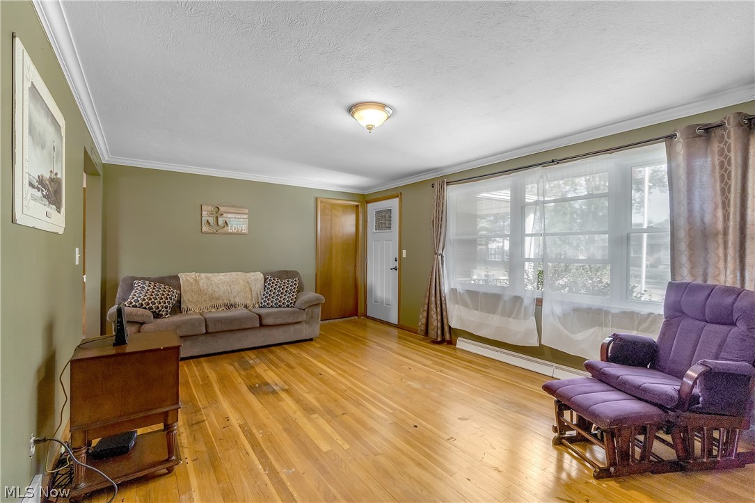 103 Washington Avenue Rittman, OH 44270 - Photo 3 of 33 Living Room