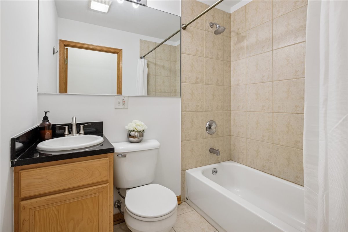 6135 South Drexel Avenue, Unit 4B Chicago, IL 60637 - Photo 9 of 16