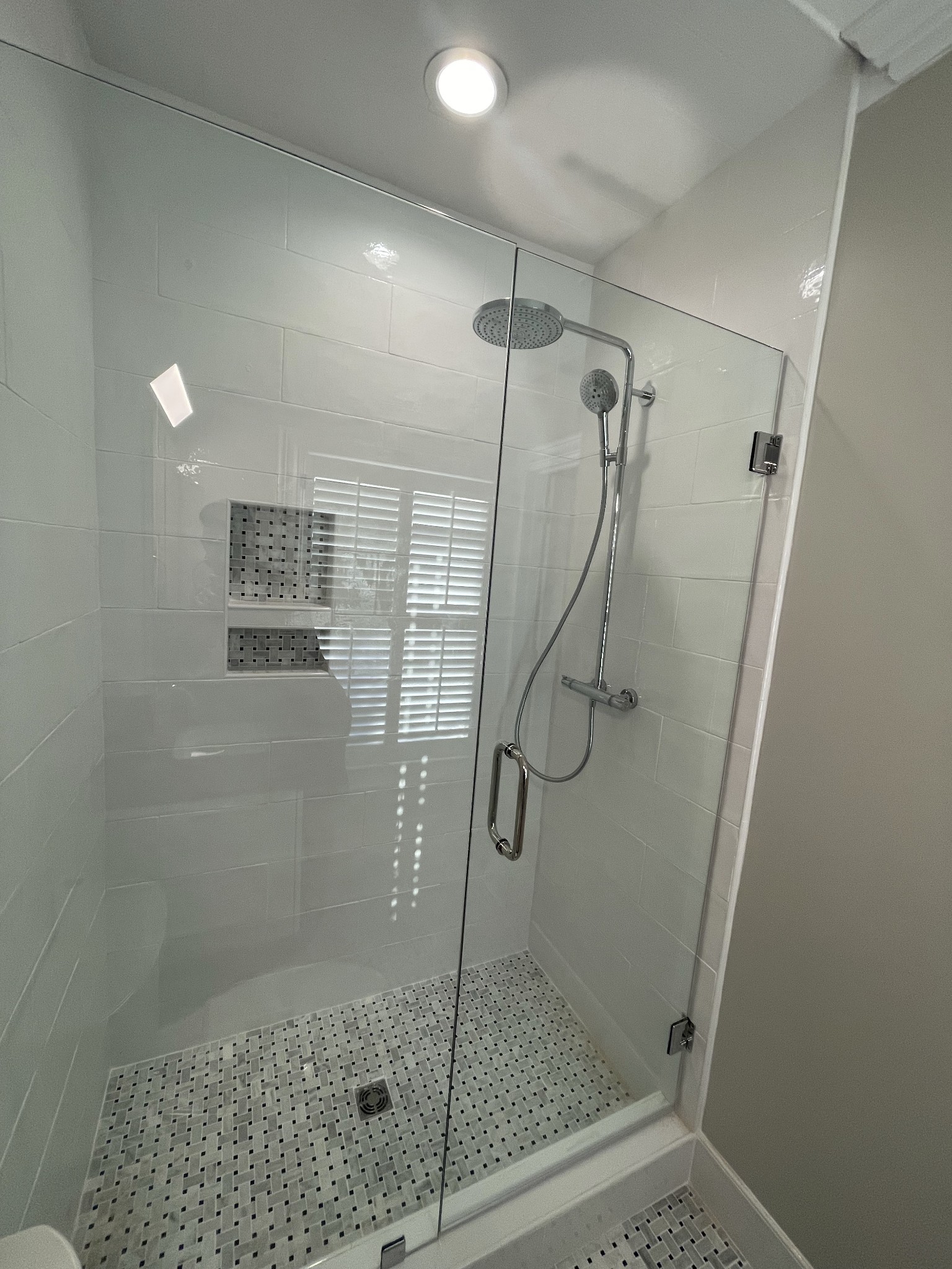 3062 Lower River Road Southeast Decatur, AL 35603 - Photo 54 of 70 a bathroom with a glass shower door