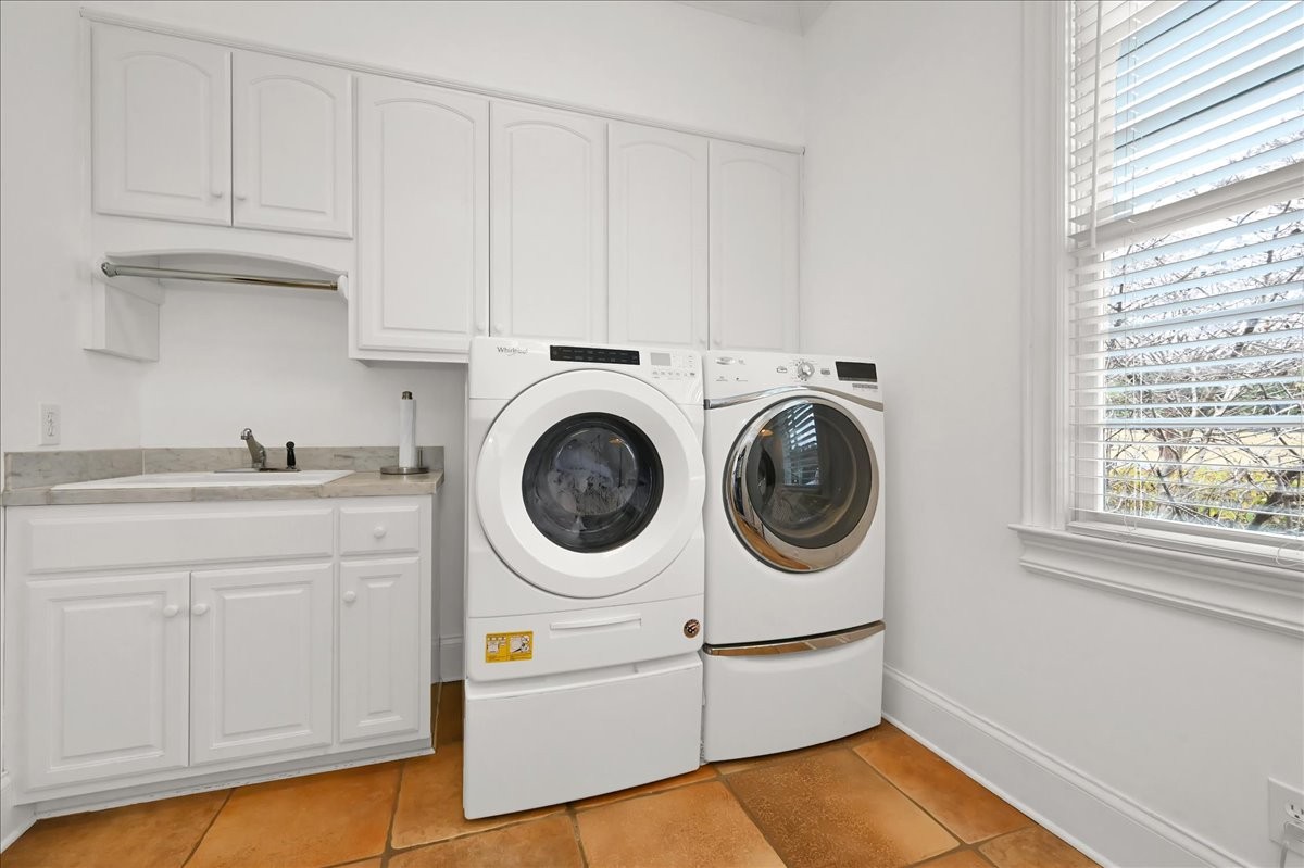 3062 Lower River Road Southeast Decatur, AL 35603 - Photo 61 of 70 a utility room with dryer and washer