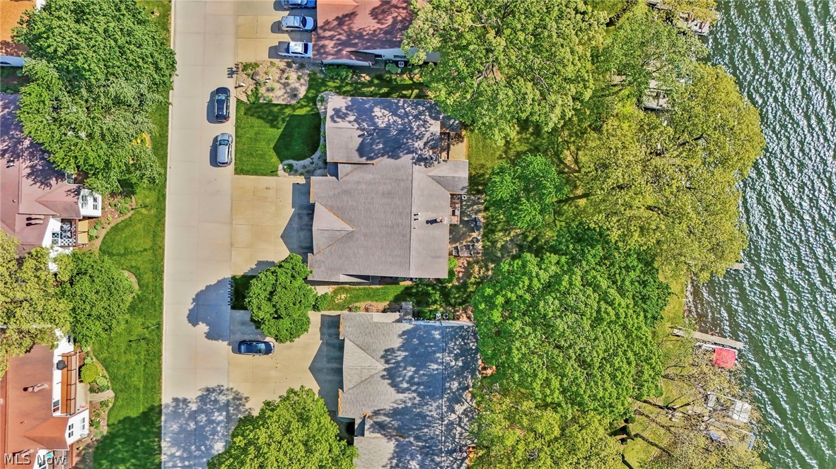 1819 Harbour Circle Northwest Canton, OH 44708 - Photo 6 of 34