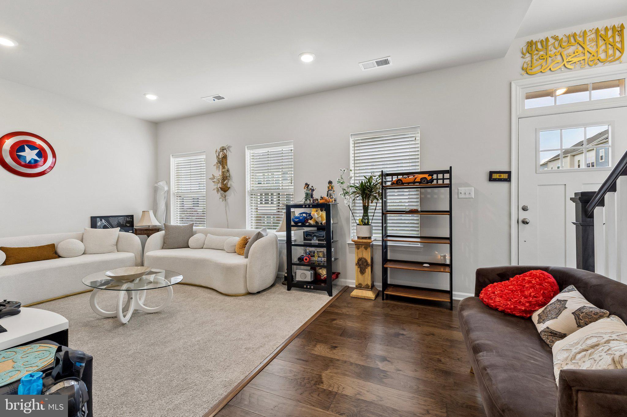 9300 Barnes Loop Manassas, VA 20110 - Photo 3 of 25