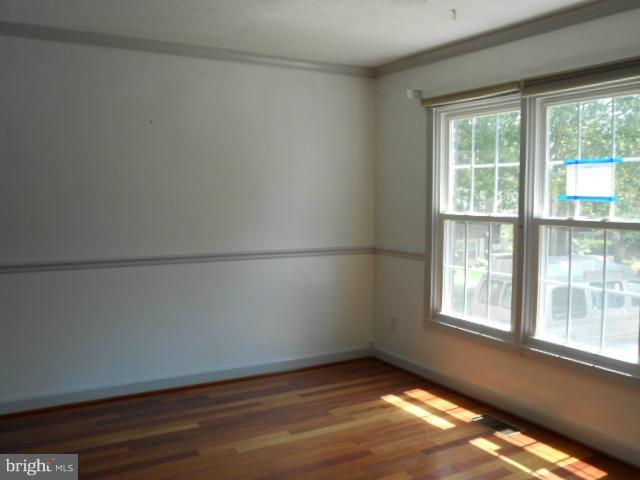 1617 Colonial Way Frederick, MD 21702 - Photo 19 of 22 Living Room