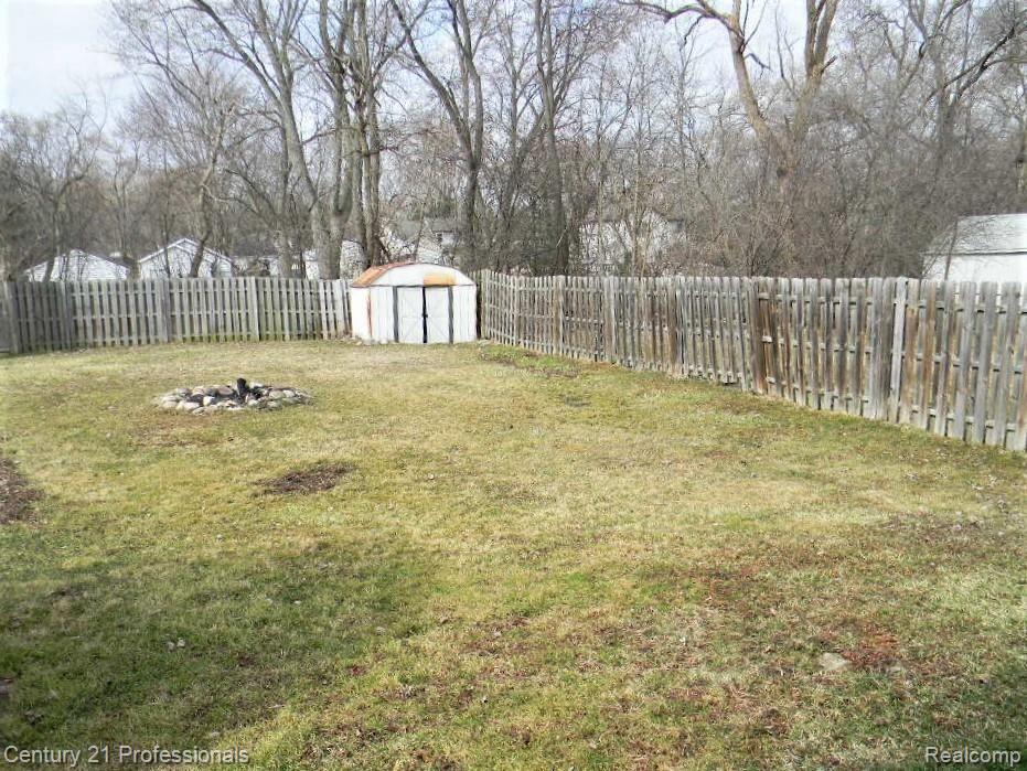 3300 Crooks Road Rochester, MI 48309 - Photo 19 of 19 Large Private Back Yard, Fenced