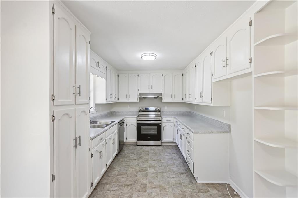 4051 Megan Road Northwest Duluth, GA 30096 - Photo 7 of 30 Gallery Image 7