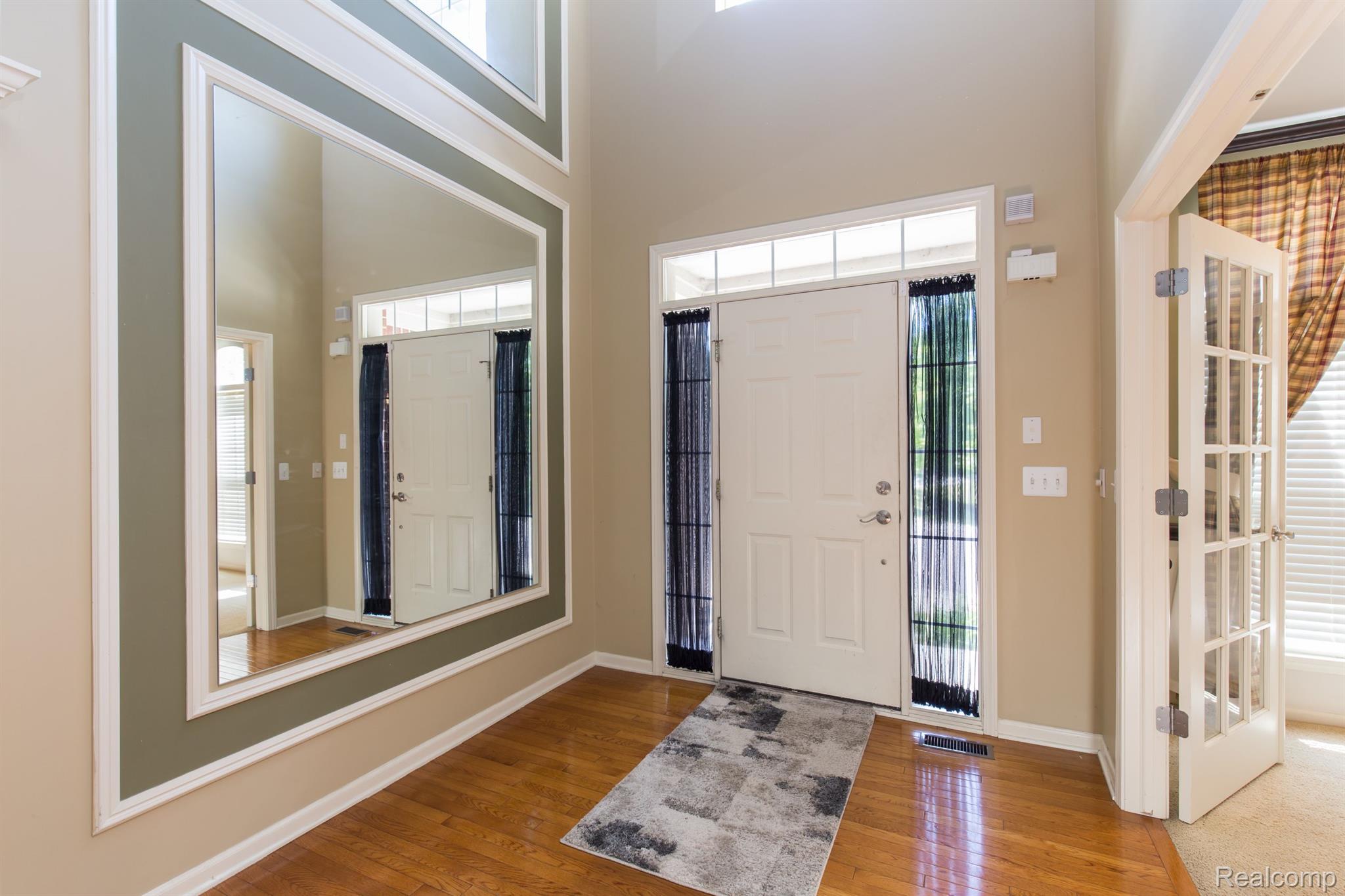 27380 Victoria Road Novi, MI 48374 - Photo 3 of 42 Gallery Image 3