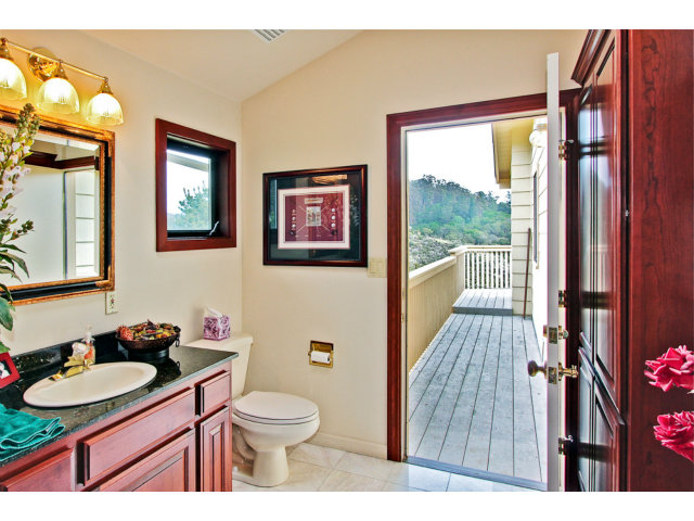 1120 Larkin Valley Road Watsonville, CA 95076 - Photo 13 of 24 Gallery Image 13