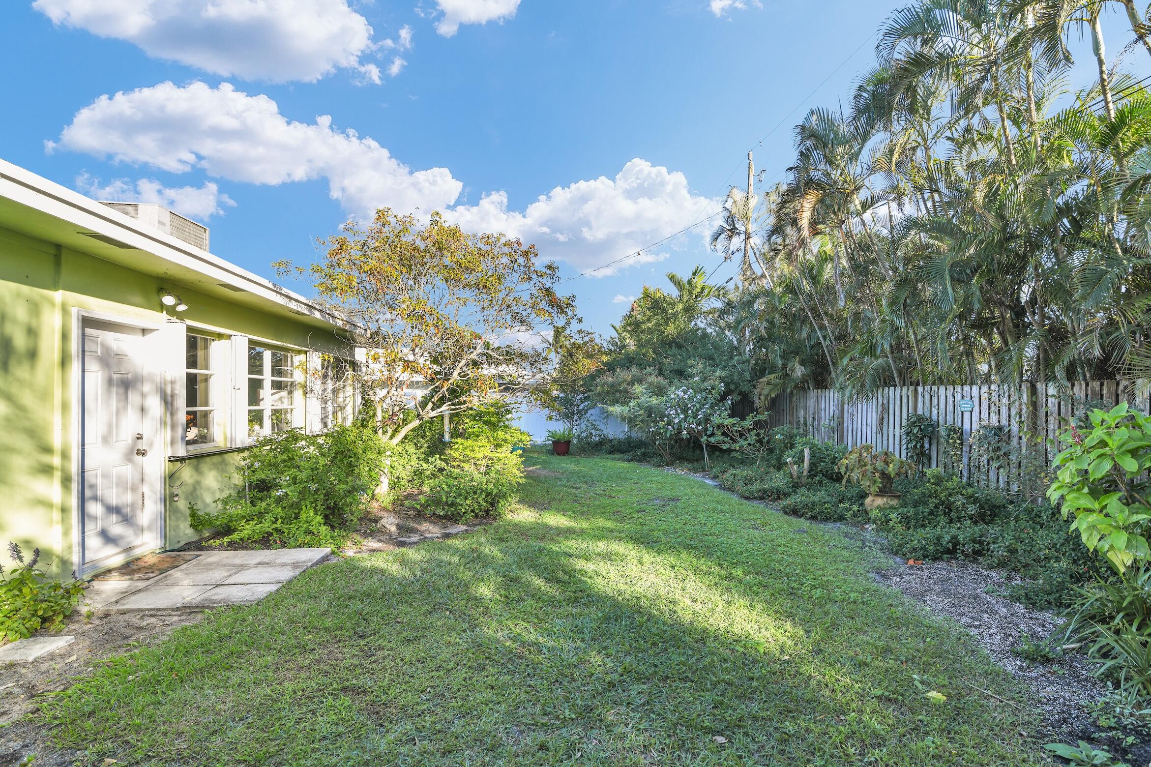 1290 Southwest 8th Street Boca Raton, FL 33486 - Photo 33 of 36 a view of a back yard