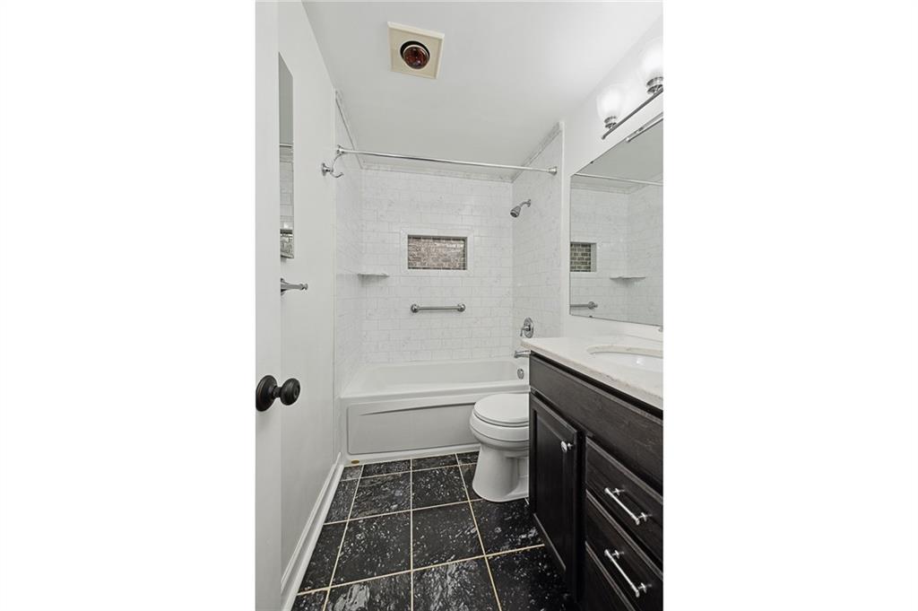 140 South Jamestown Road Coraopolis, PA 15108 - Photo 20 of 41 Gallery Image 20