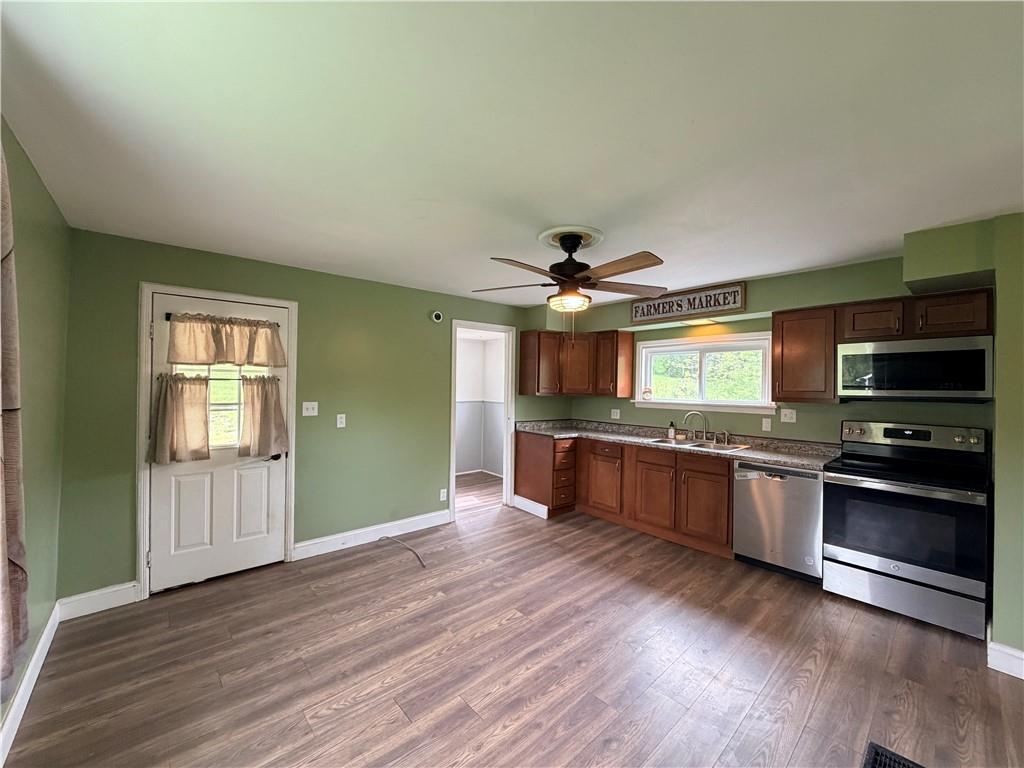 33 Hubbard Road Burgettstown, PA 15021 - Photo 5 of 38