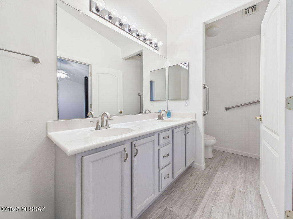 6827 South Star Ridge Place Tucson, AZ 85757 - Photo 16 of 27 CAM06457G6-PR0024-STILL023