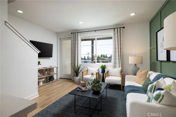 $736,200 | 308 East Whittier Boulevard, La Habra, CA 90631