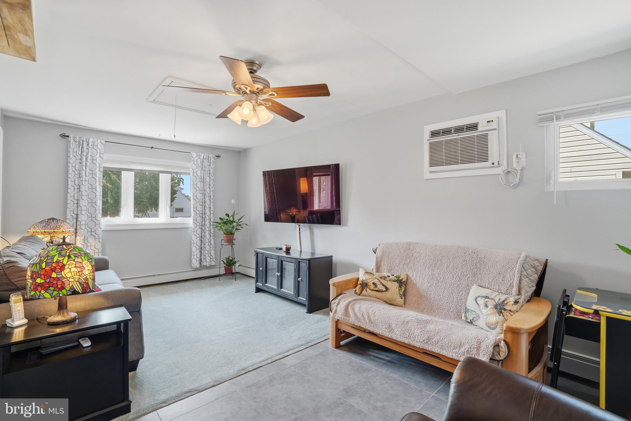 9 Violet Road Levittown, PA 19057 - Photo 11 of 47 Family Room