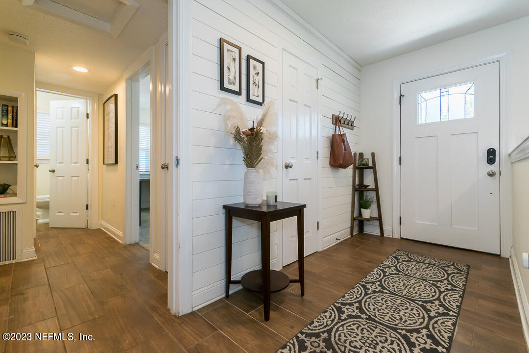 1121 Nightingale Road Jacksonville, FL 32216 - Photo 4 of 26 Foyer