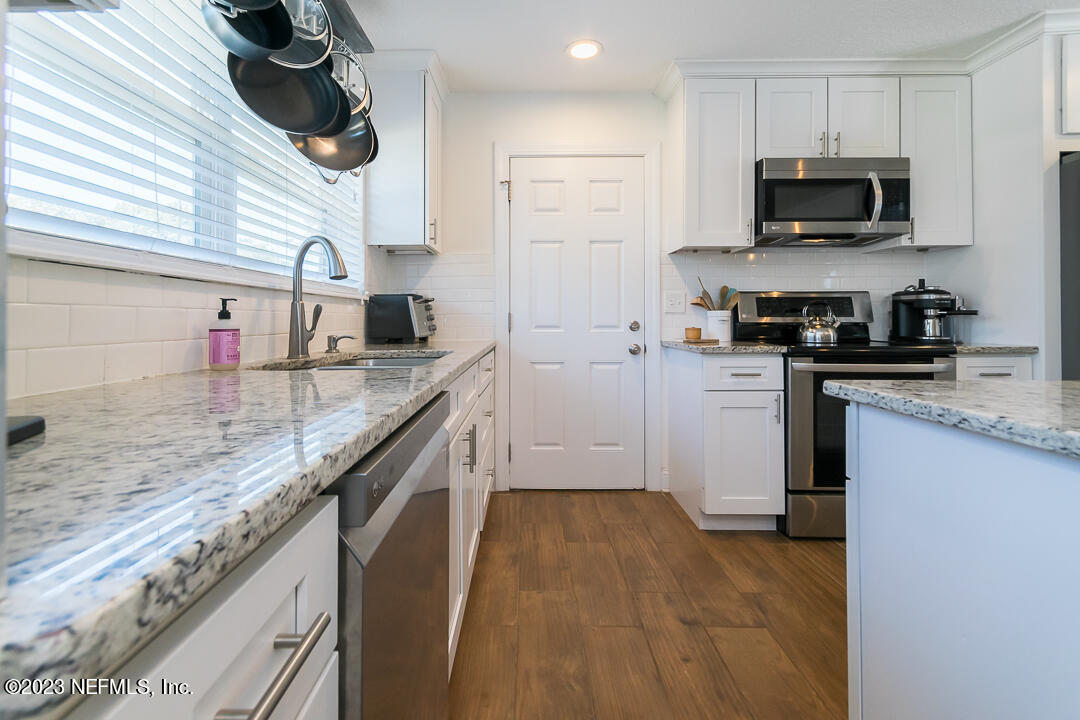 1121 Nightingale Road Jacksonville, FL 32216 - Photo 9 of 26 Kitchen