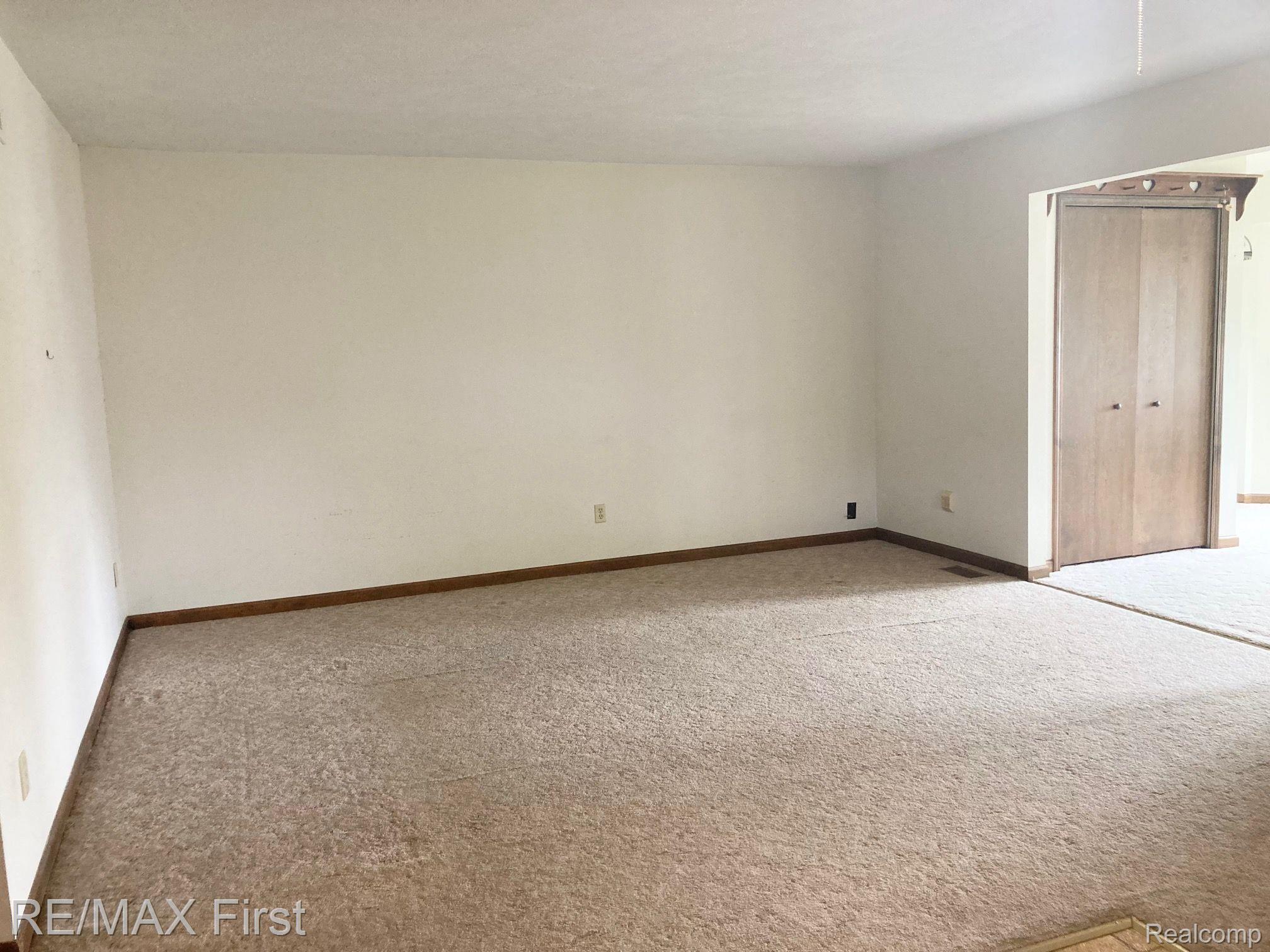 6439 Dyke Road Algonac, MI 48001 - Photo 2 of 25 Gallery Image 2