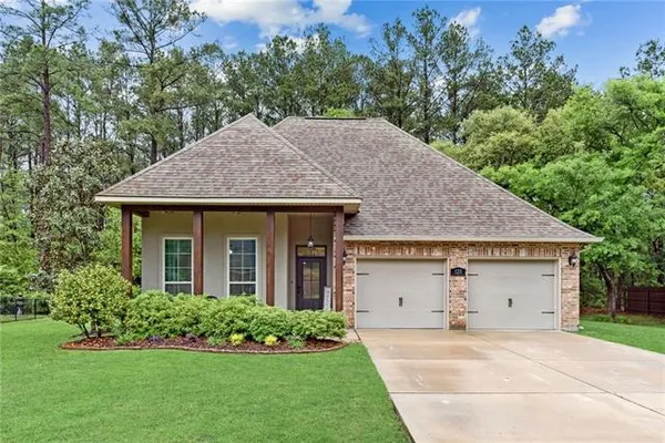 $2,400 | 125 Grand Lake Drive, Covington, LA 70435